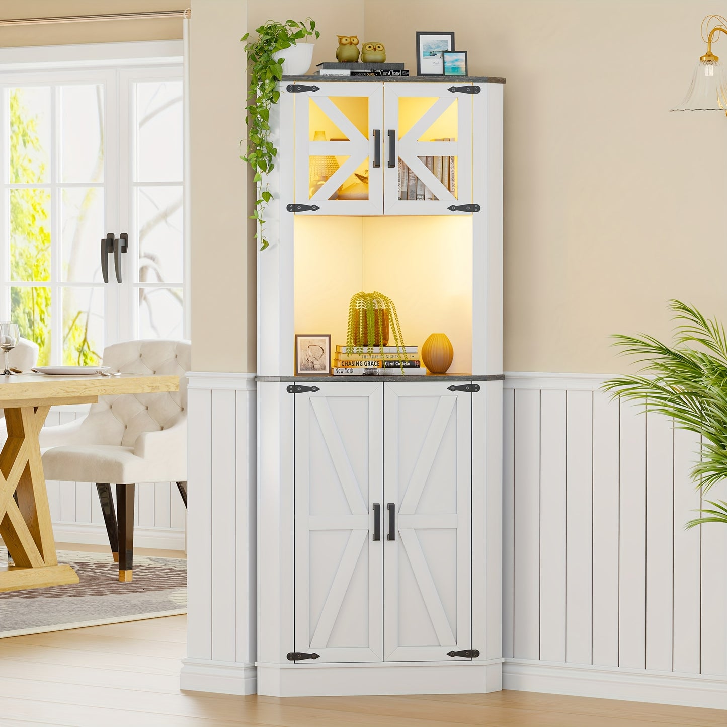 Gurexl Bauernhaus Eckbuffet mit kabelloser Ladestation & 20-Farben RGB dimmbarem Licht, vielseitige Küchenschränke mit Glastüren, Regalen & Schubladen, kompaktes Design unter 68,58 cm Höhe, MDF- und Massivholz-Konstruktion, Wäscheraum-Organizer, dekorati